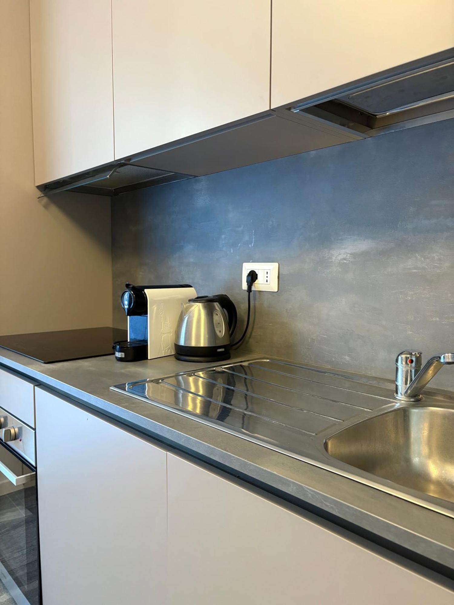Essential Apartment Sesto San Giovanni Luaran gambar