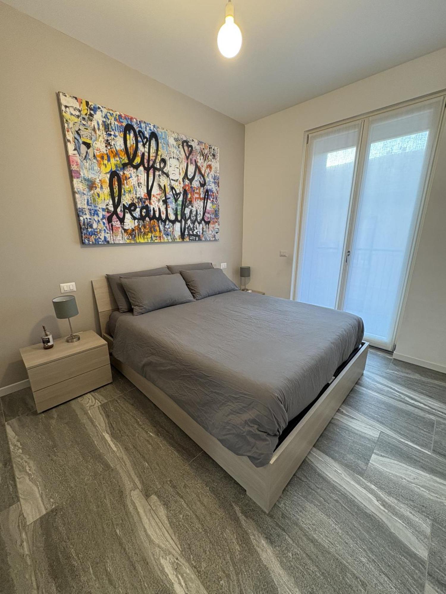 Essential Apartment Sesto San Giovanni Luaran gambar
