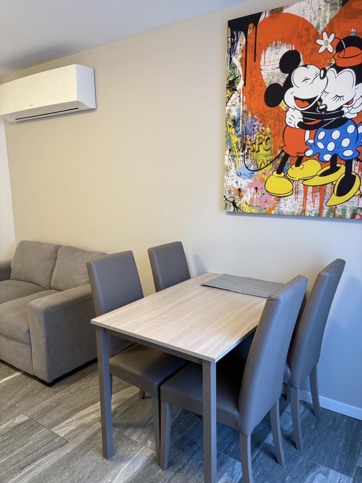 Essential Apartment Sesto San Giovanni Luaran gambar
