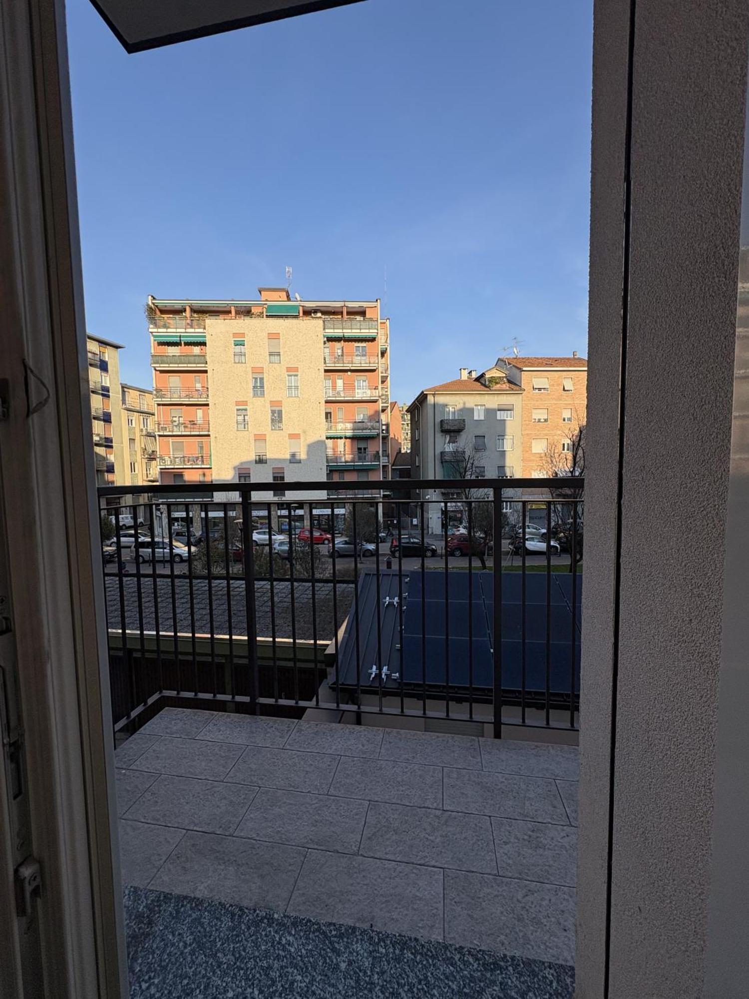 Essential Apartment Sesto San Giovanni Luaran gambar