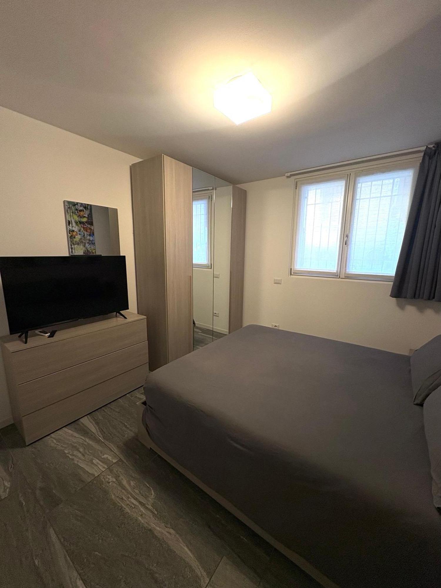 Essential Apartment Sesto San Giovanni Luaran gambar