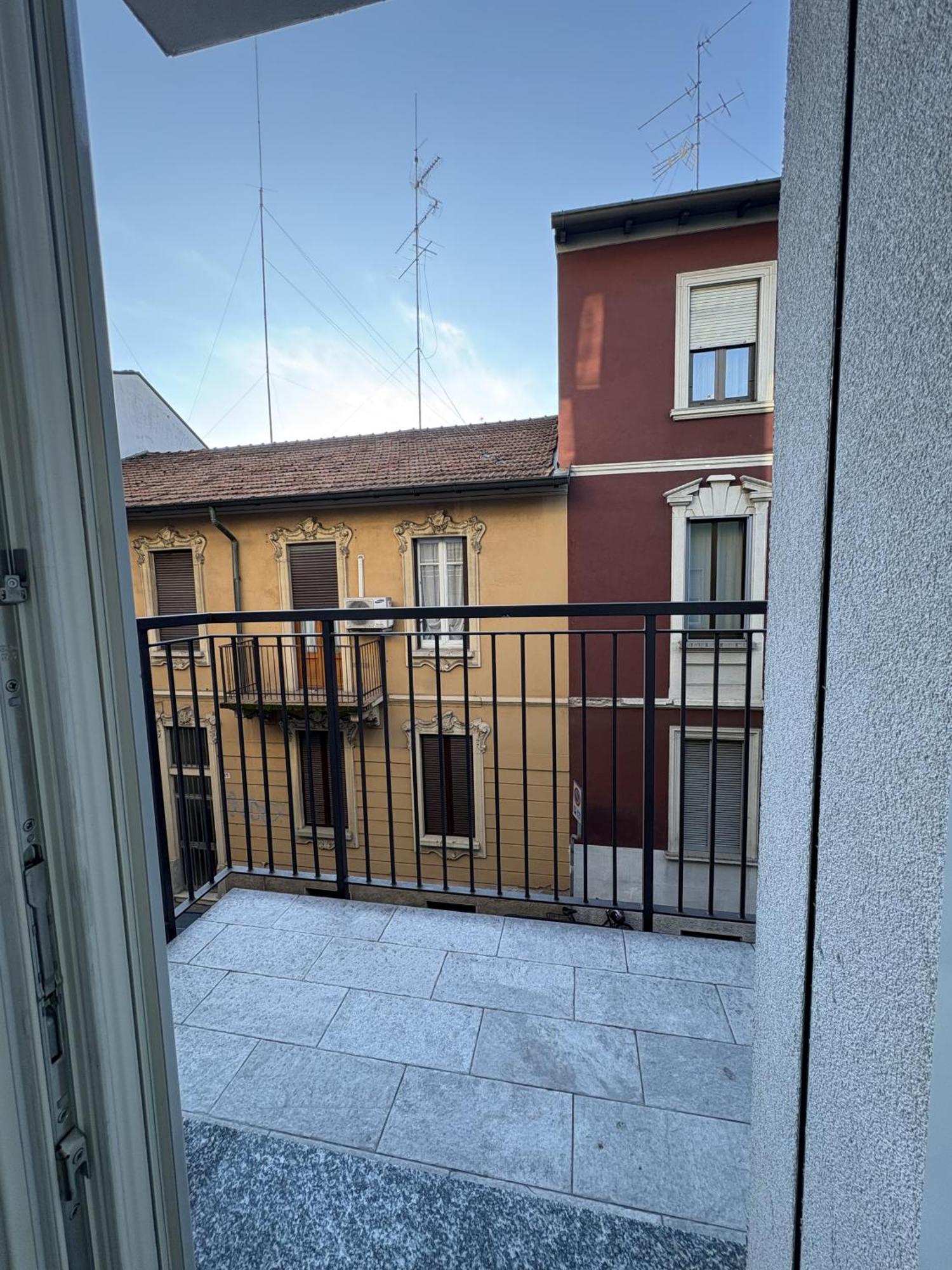 Essential Apartment Sesto San Giovanni Luaran gambar