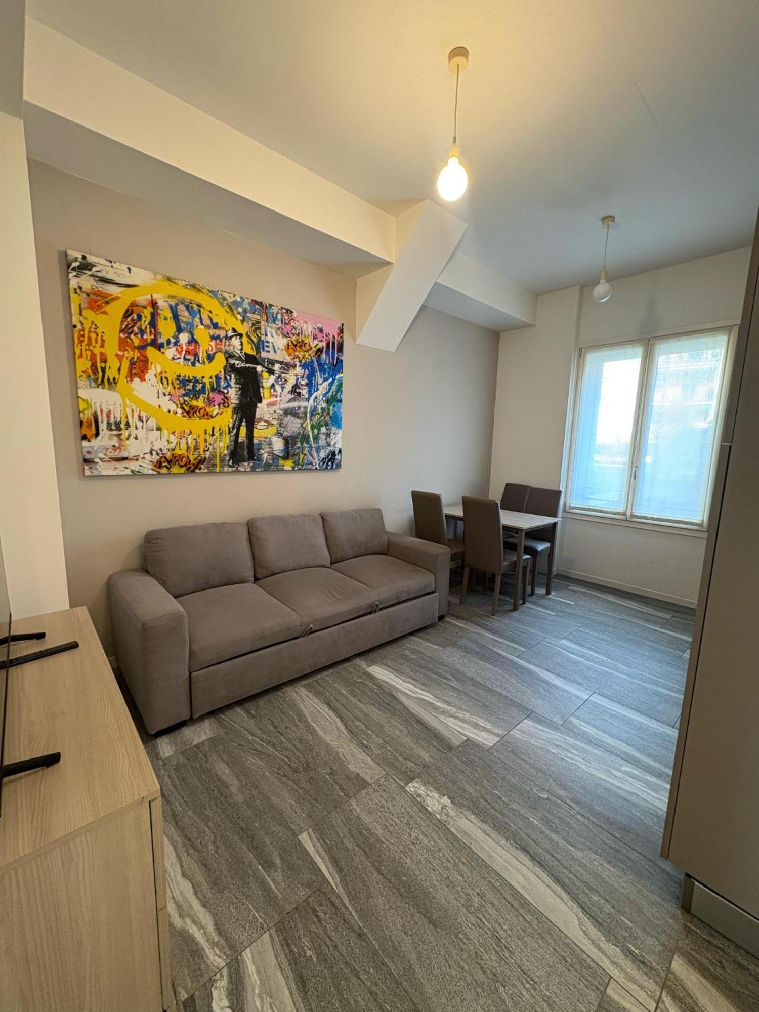 Essential Apartment Sesto San Giovanni Luaran gambar
