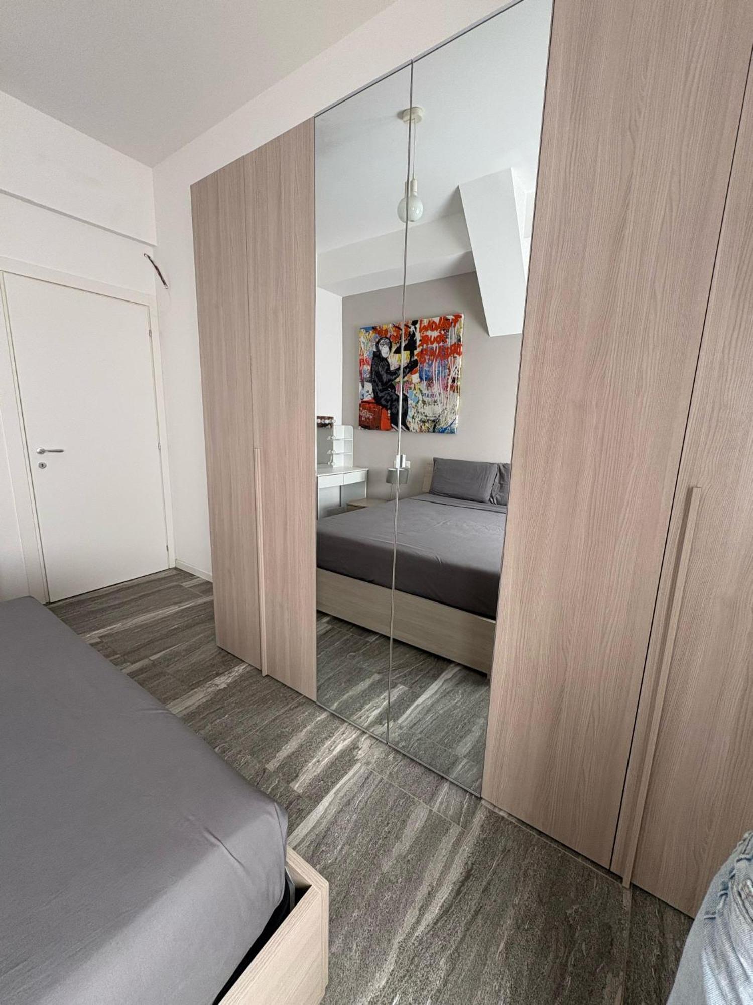 Essential Apartment Sesto San Giovanni Luaran gambar