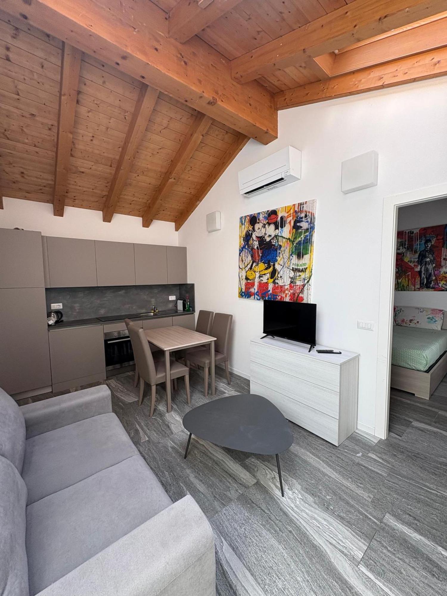 Essential Apartment Sesto San Giovanni Luaran gambar