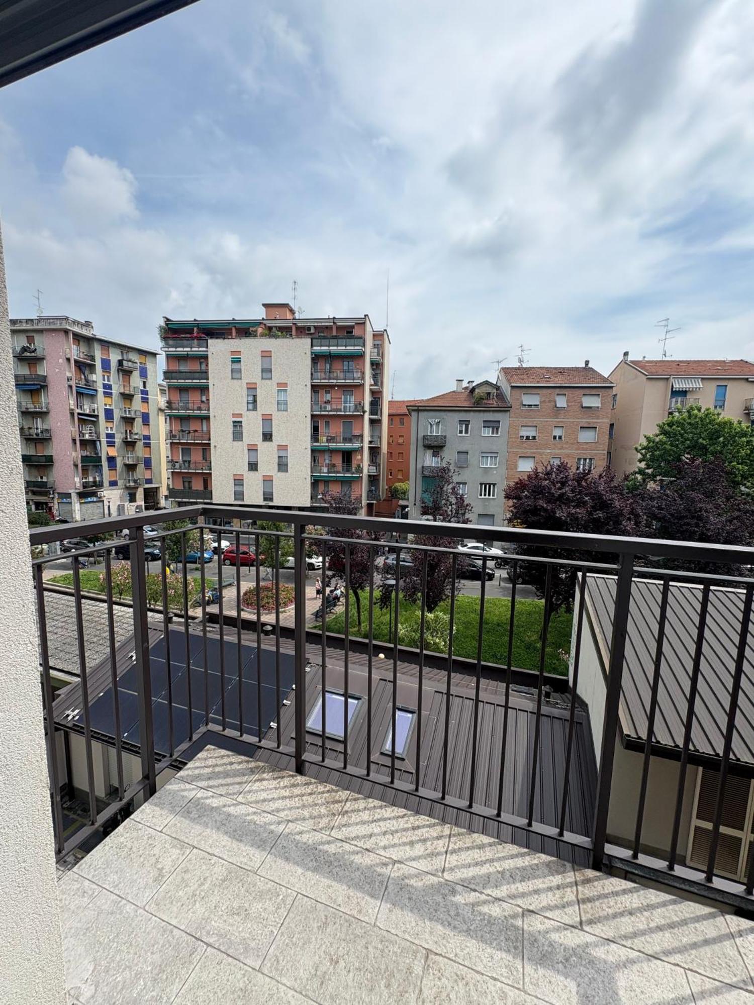 Essential Apartment Sesto San Giovanni Luaran gambar