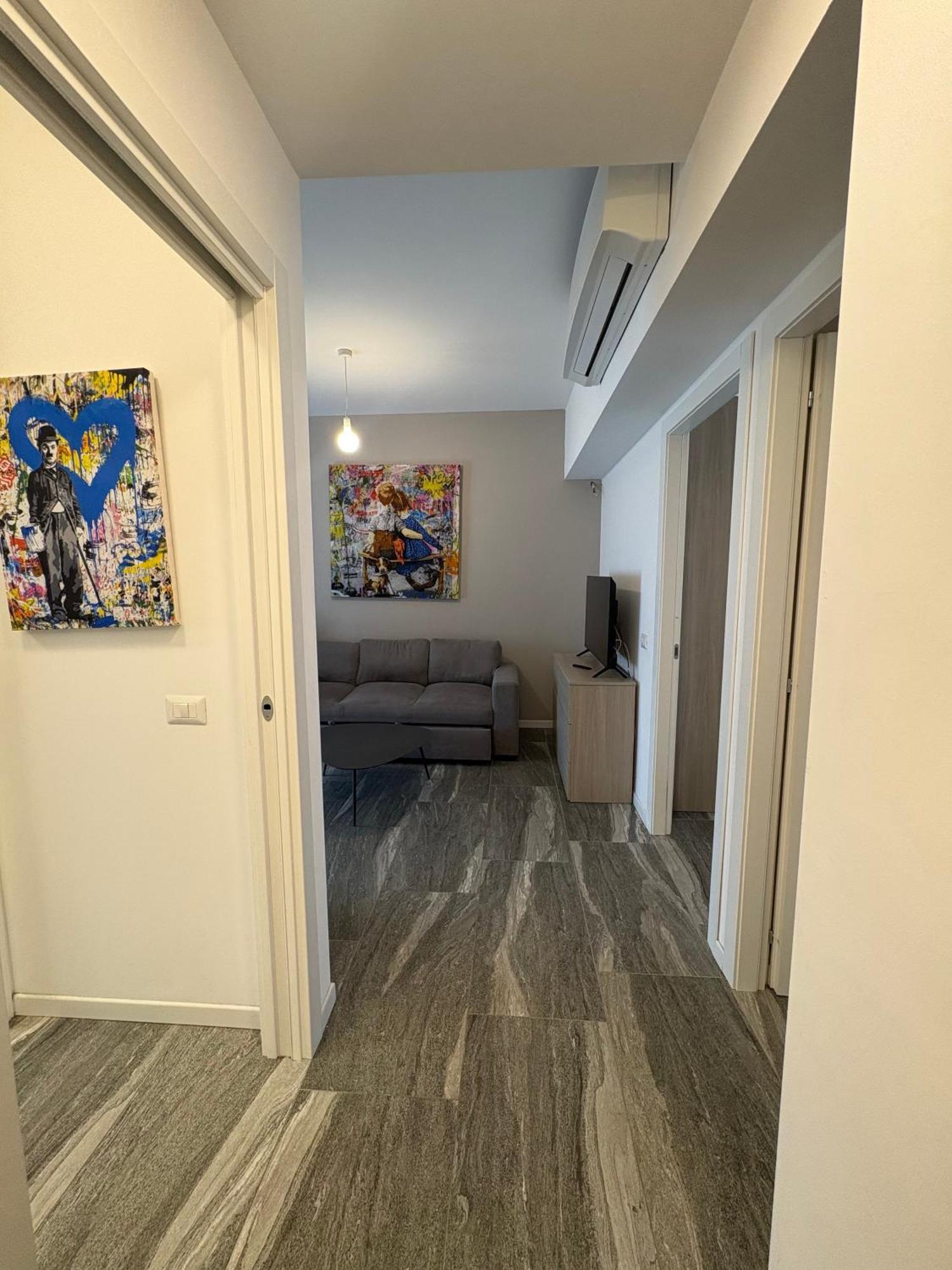 Essential Apartment Sesto San Giovanni Luaran gambar